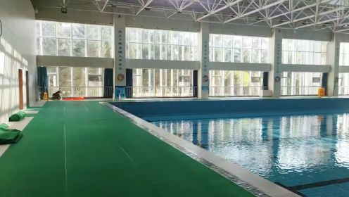 游泳馆
