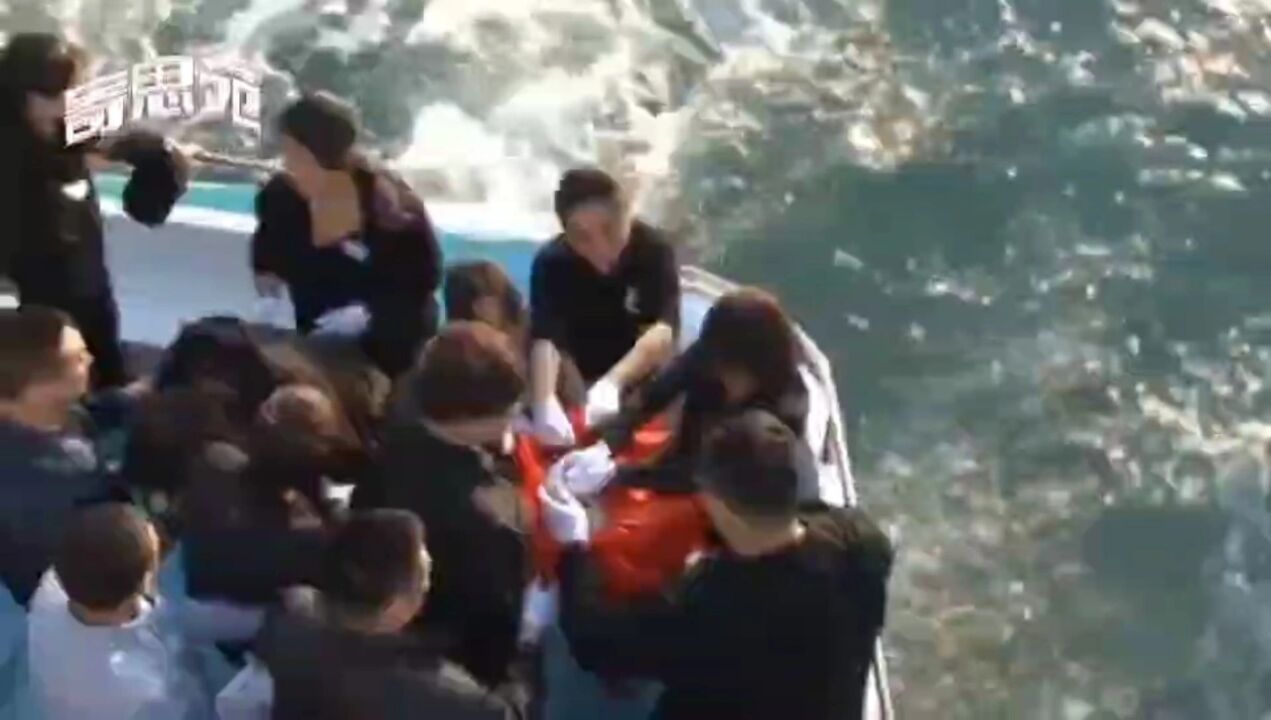 海葬现场骨灰撒海现场_高清1080P在线观看平台_腾讯视频