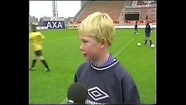 童年丁丁我最爱的球队是利物浦最喜欢的球星是迈克尔欧文