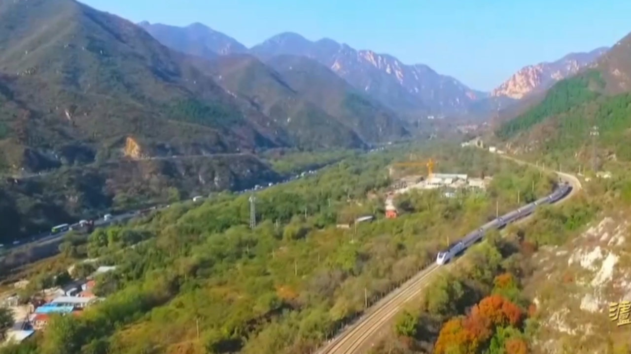 詹天佑在外国人的嘲讽中,毅然承担起京张铁路地修建工作