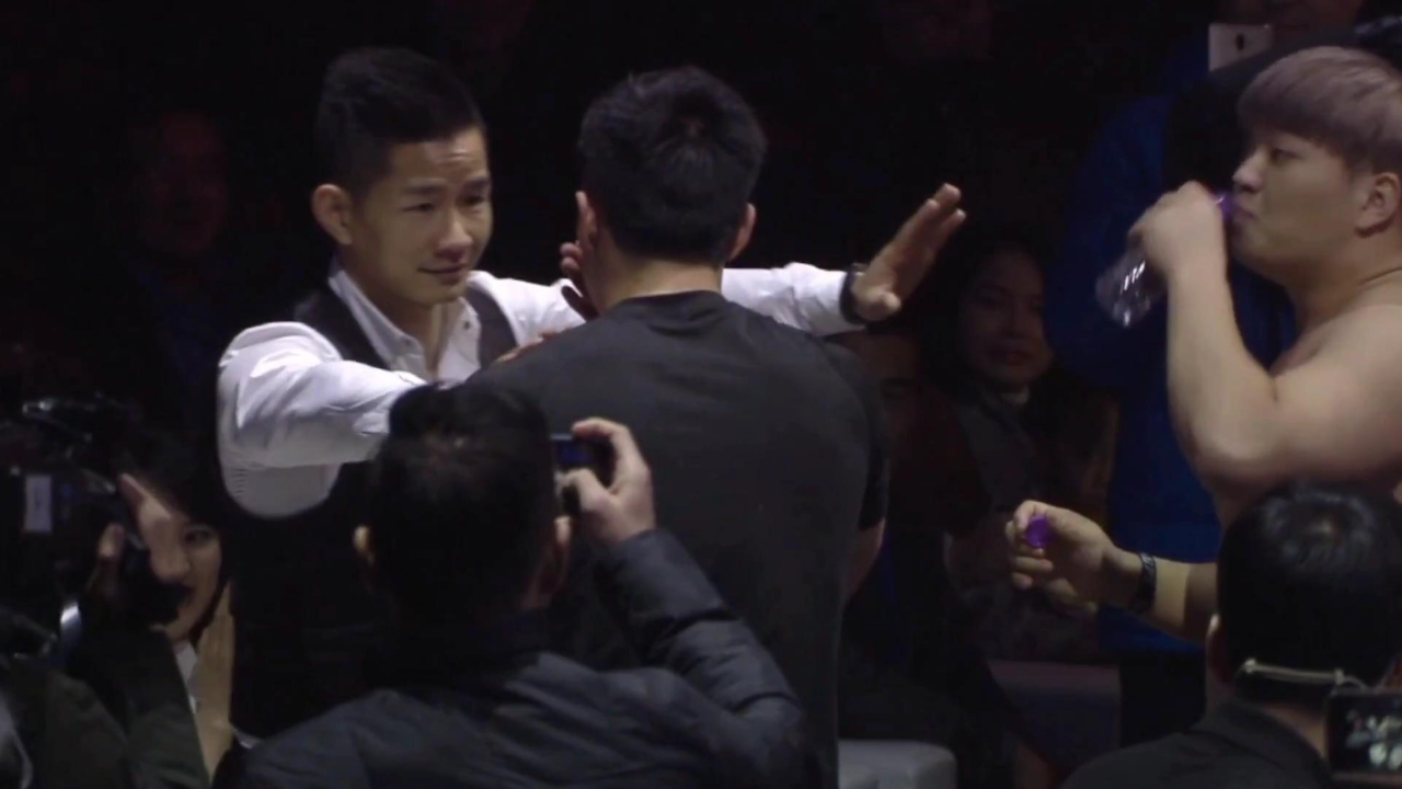 体坛名场面|日本选手组团偷袭刘文擘,还吐口水挑衅杨建平,最后惨遭暴