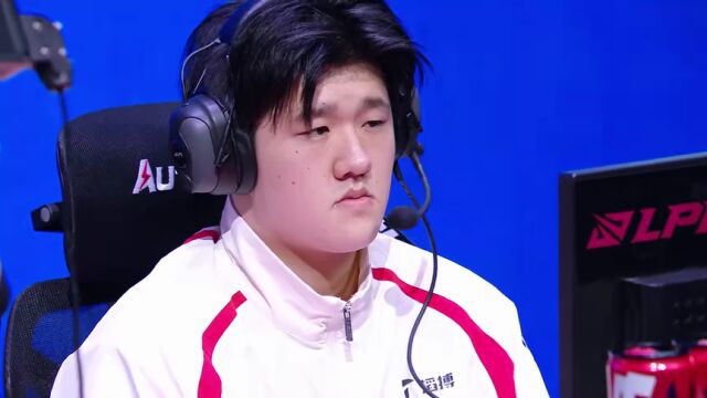 LPL第一赛段骑士之路 TES vs WE_03