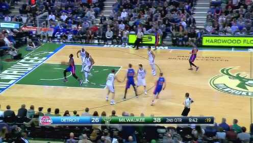《NBA全场集锦》【得分】队友长传送的好 庄神转身上篮很轻巧