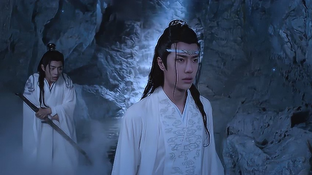 陈情令:魏无羡和蓝忘机掉进寒潭洞,湿发的两人也好看了吧!