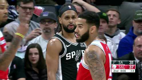 《NBA全场回放》【原声回放】马刺vs国王第2节 德罗赞空切接球单臂滑扣