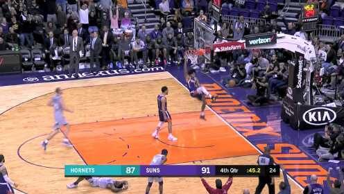 《NBA全场集锦》螳螂捕蝉黄雀在后 乌布雷精准出手强起暴扣