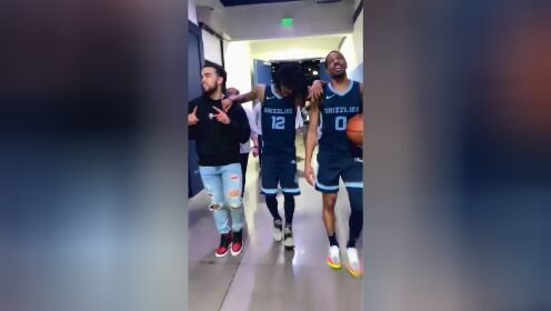 《NBA全场集锦》莫兰特赛后通道又舞起来了 开心庆祝舞步不乱