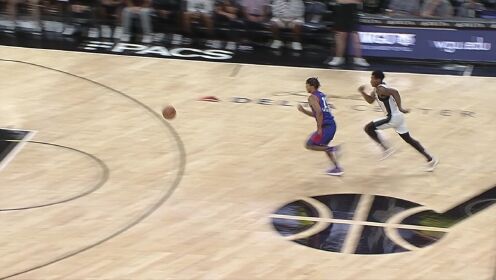 《NBA全场集锦》一断一盖精彩至极！斯普林格半路截杀快攻暴扣惨被阿巴吉追帽
