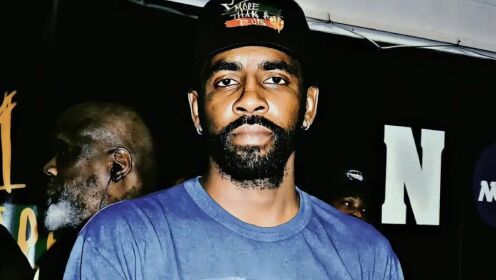 帅气依旧!欧文现身加密网球馆球场观看wnba洛杉矶火花队比赛