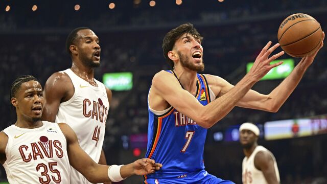 雷霆108-105骑士 米切尔空砍43分雷霆末节翻盘战胜骑士