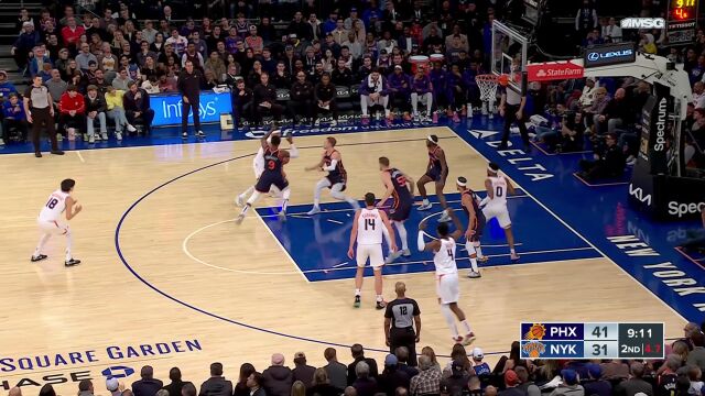 单核带队也能玩出花样 布克组织进攻无比丝滑