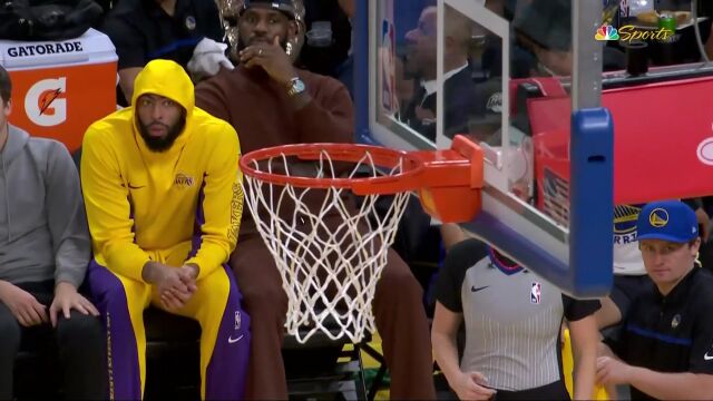 回顾勇士vs湖人交手记录 西部强强对话究竟谁能更胜一筹