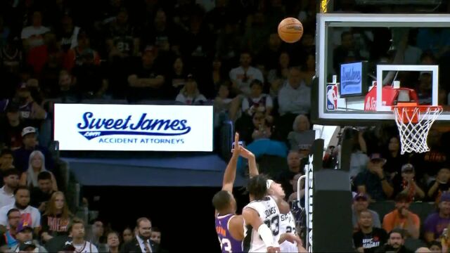 只关于篮球：文班来了个站投 简直是对老戈登的羞辱