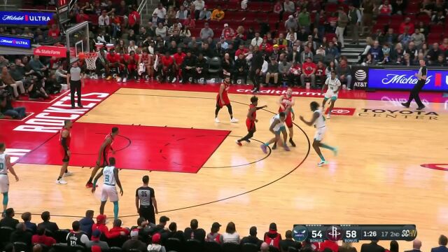 没人敢小瞧我 马克威廉姆斯篮下暴走送出惊天补扣