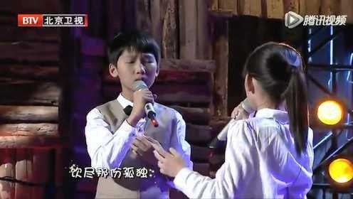 11岁小小少年吴骏飞一首《故乡的云》唱出游子心声唱出范儿