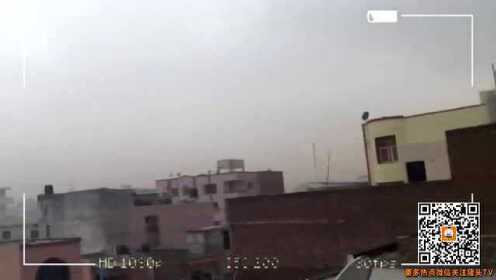 男子在楼顶拍摄狂风压境 却意外拍到骇人影像