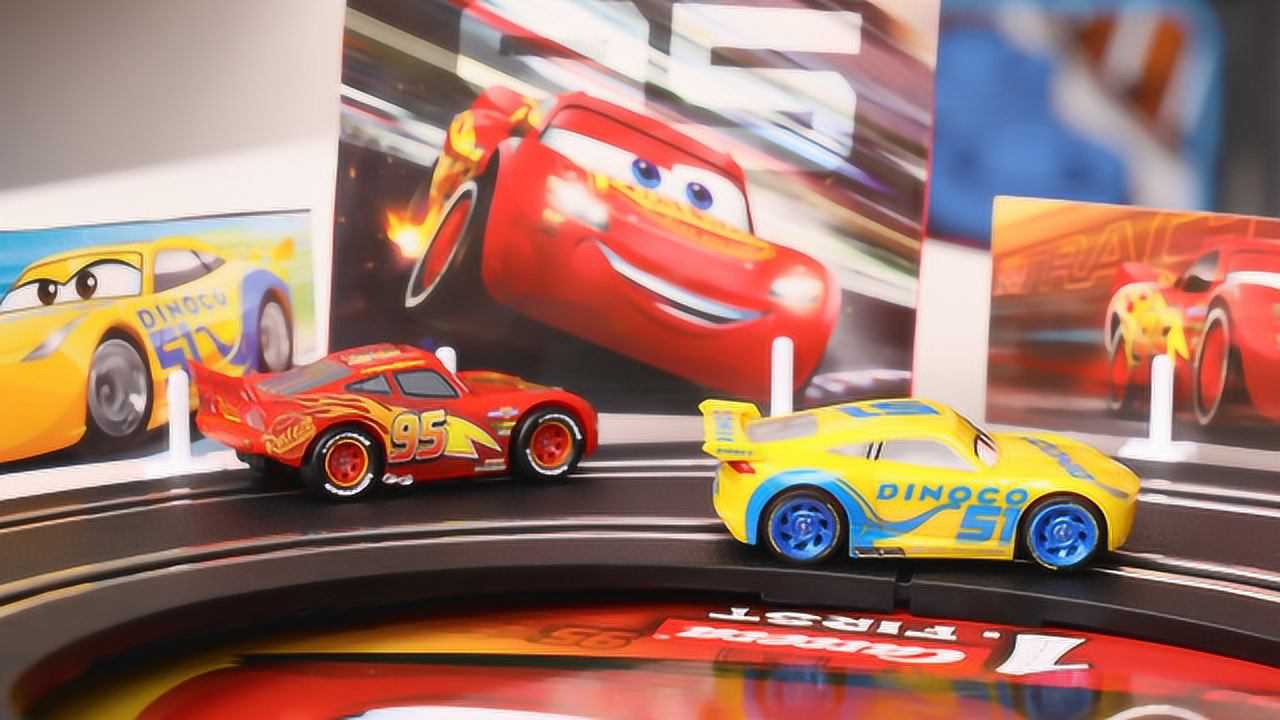 赛车总动员3闪电麦昆酷姐10圈追逐战 卡雷拉电动遥控赛车玩具分享