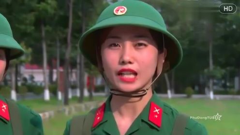 射击，匍匐前进......越南女兵训练