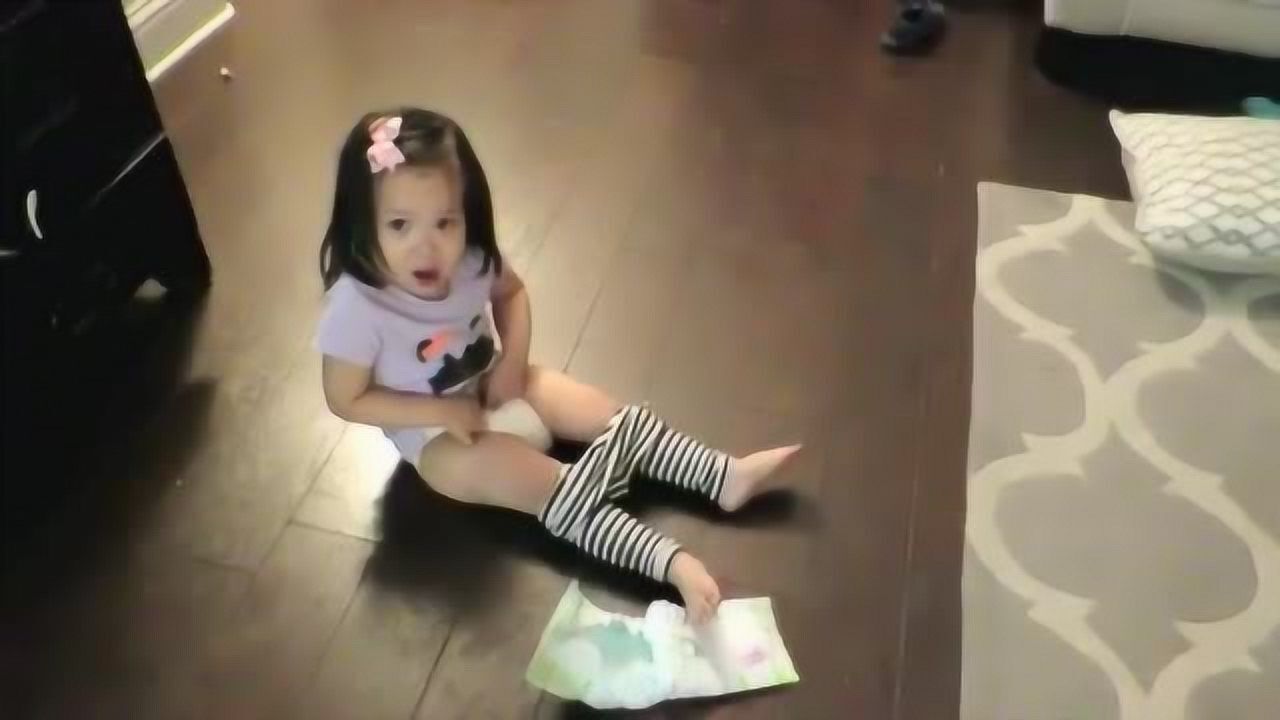 美国收养中国女孩一家美美要自己换尿不湿厉害了_腾讯视频