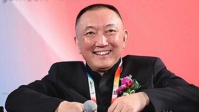 韩三平当导演牛过冯小刚退休后生活悠闲自得在中影已经赚翻了