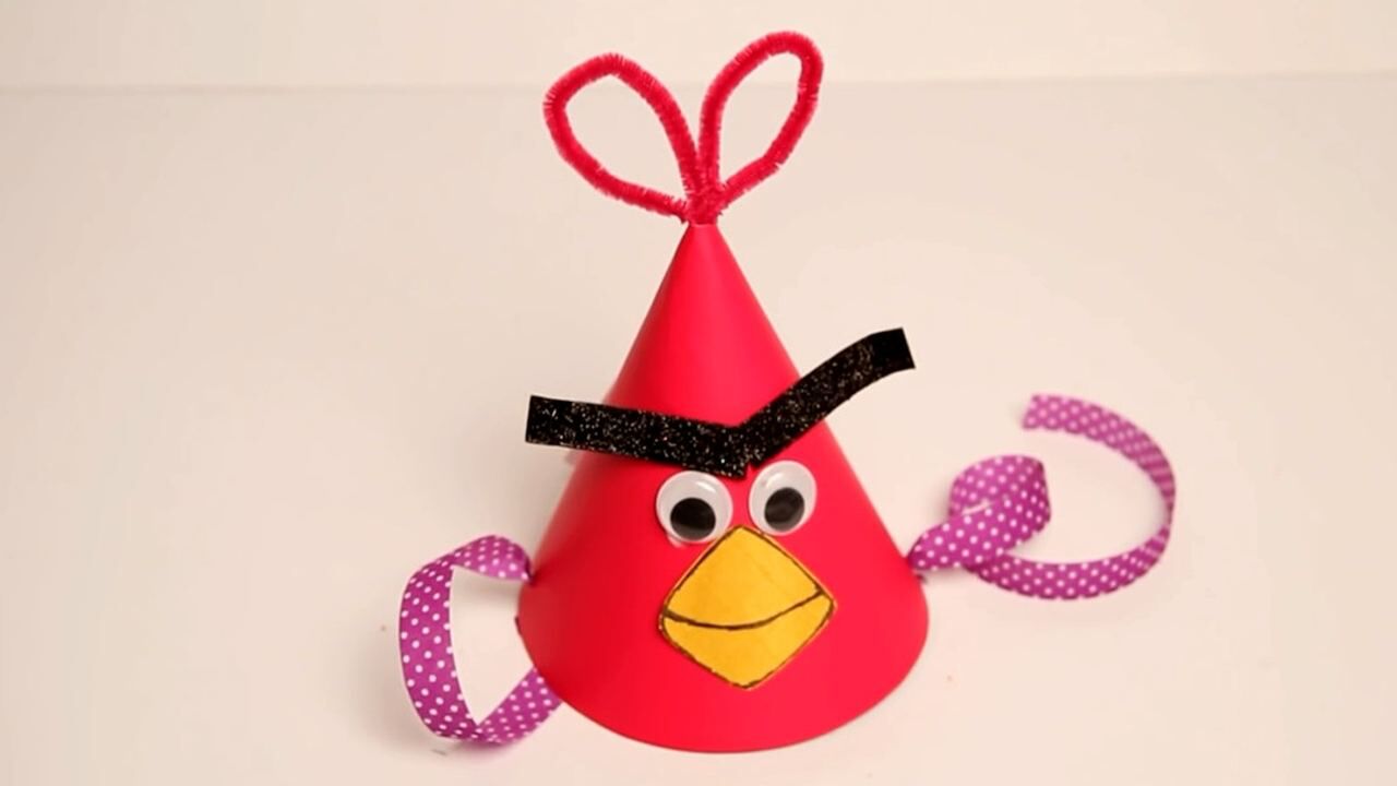 亲子益智手工简单扭扭棒和卡纸就可以给孩子做一顶愤怒小鸟帽子