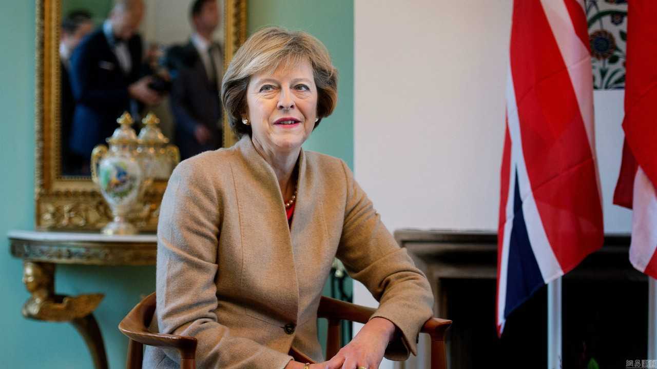 英国前首相梅姨身高图片