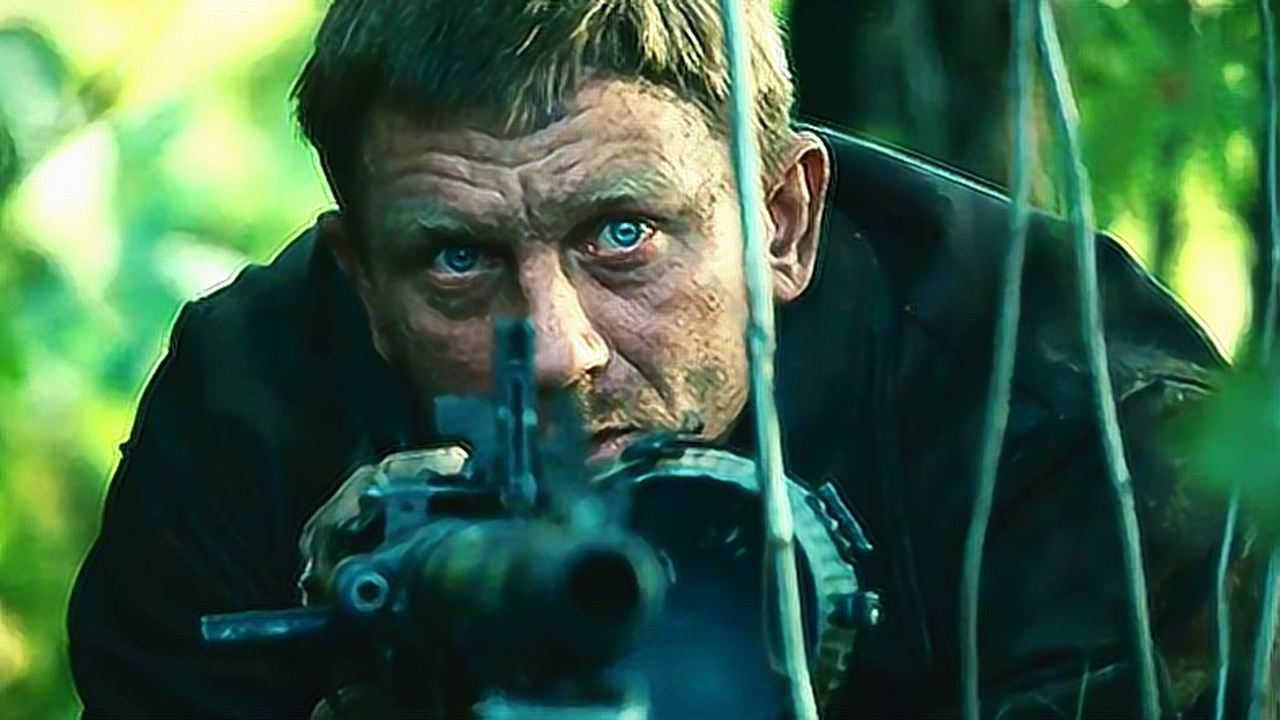 电影《反抗军》精彩片段:把手榴弹塞进德国鬼子坦克中