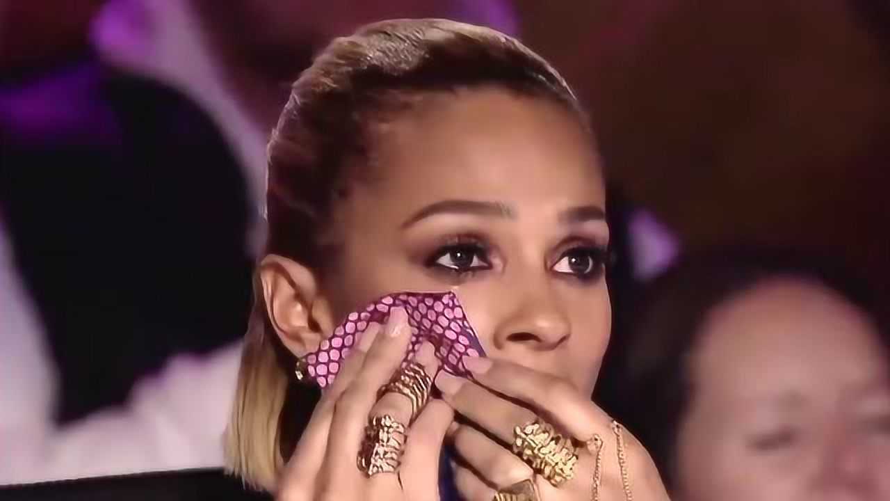 英国达人秀人不可貌相黑人小女孩的歌声竟让评委流泪