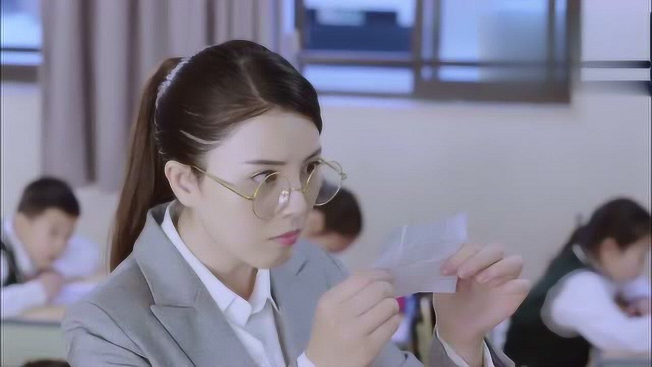 大河小虾熊孩子小学生不讲文明用语结果惹怒美女老师