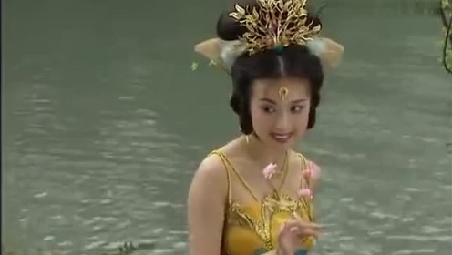 影视《西游记》中除了女儿国国王 对唐僧含情脉脉的孔雀公主