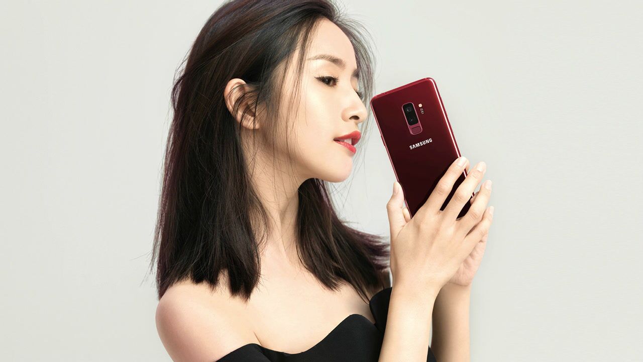 gq拍摄三星s9s9勃艮第红手机广告林依晨放肆红