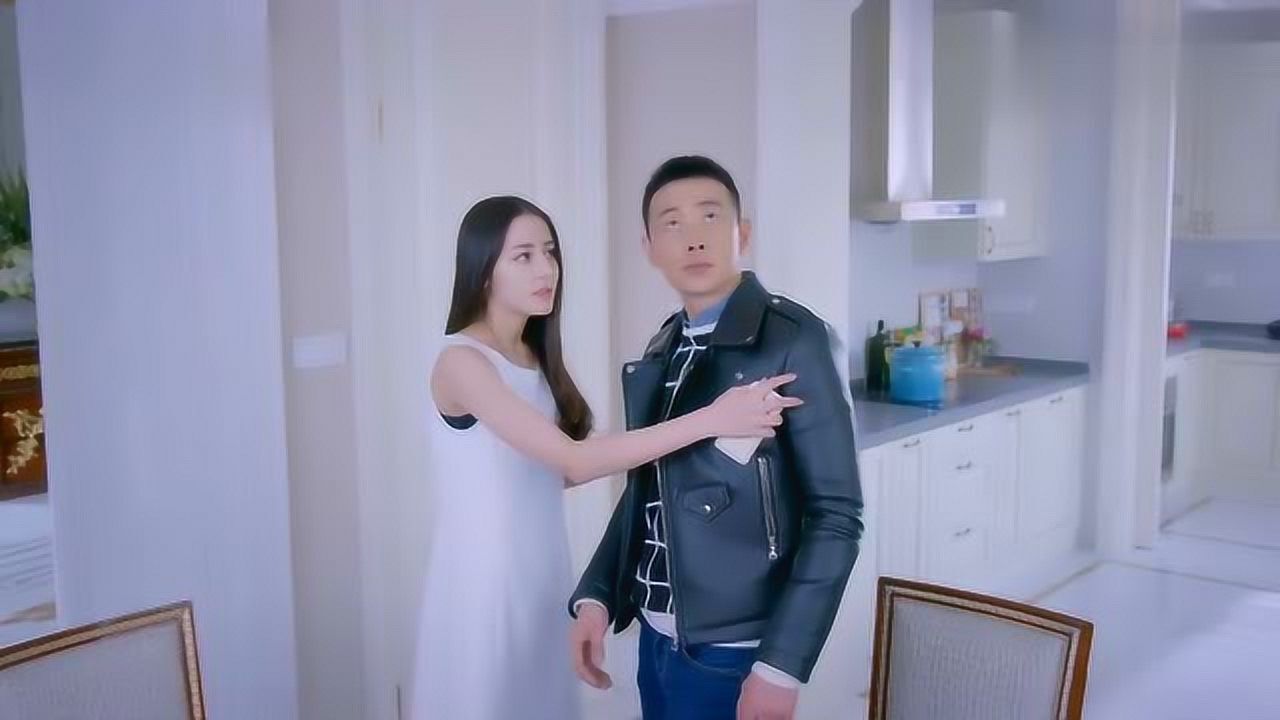克拉恋人高雯想见雷奕明把家里的灯泡取下来骗他说没电了