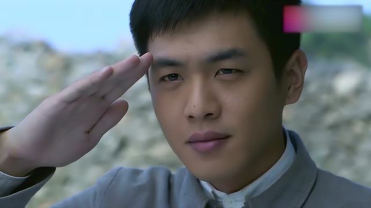 新雪豹周卫国伤势初愈外出散心美女见了顿时流泪