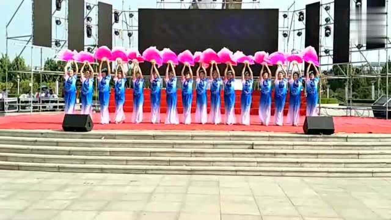 中国广场舞大赛舞蹈《我的祖国》比赛一等奖_高清