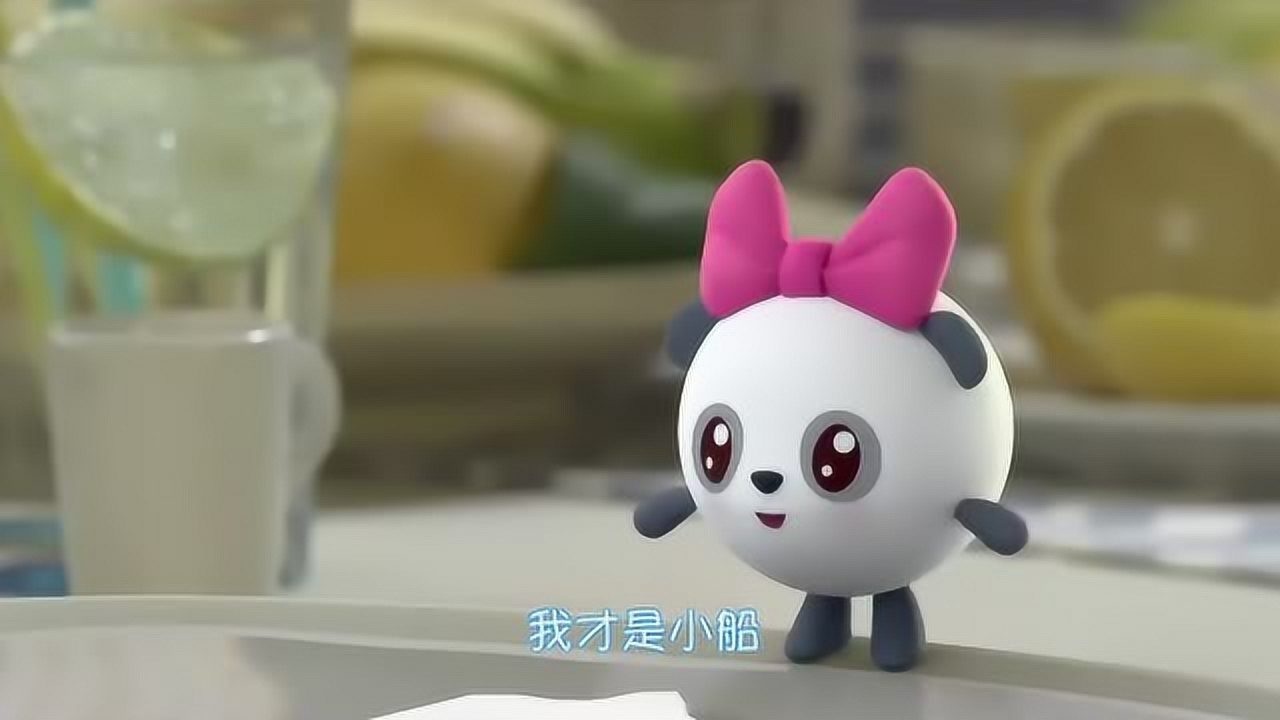 瑞奇宝宝甜甜前进加油还坐在小船上学游泳了