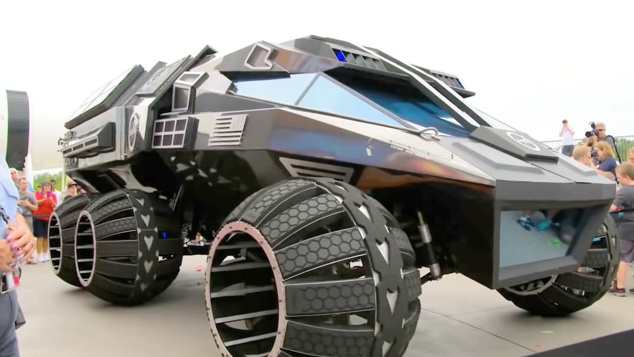 科技感十足的创意汽车,外形怪异能越野,网友:科幻成了现实