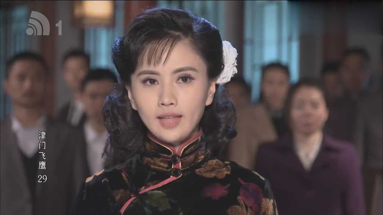 津门飞鹰:梅雪琴当众宣布以五根金条的价钱把天艳楼卖给他!