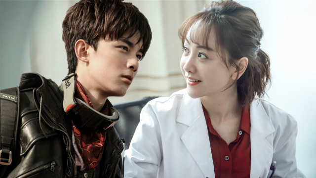 用恐怖片的方式打开《沙海》吴磊与杨蓉的虐恋情节!