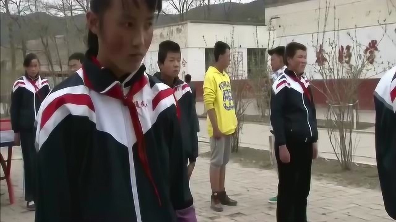 变形计张赢天做广播体操很没面子不料王晨正发怒暴打张赢天