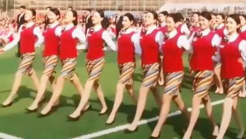 满屏都是大长腿，都是空姐的运动会也太养眼了吧 - 腾讯视频