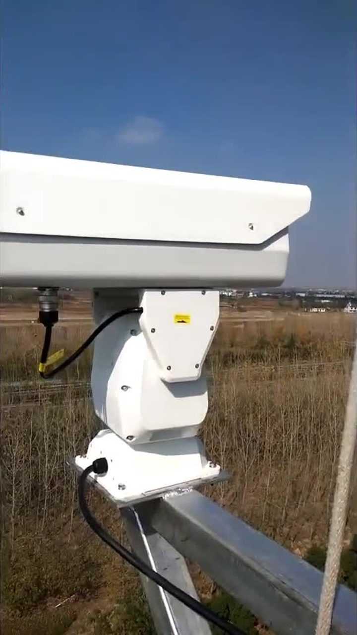 高速公路超强摄像机10公里之内可可看的清清楚楚大家注意了