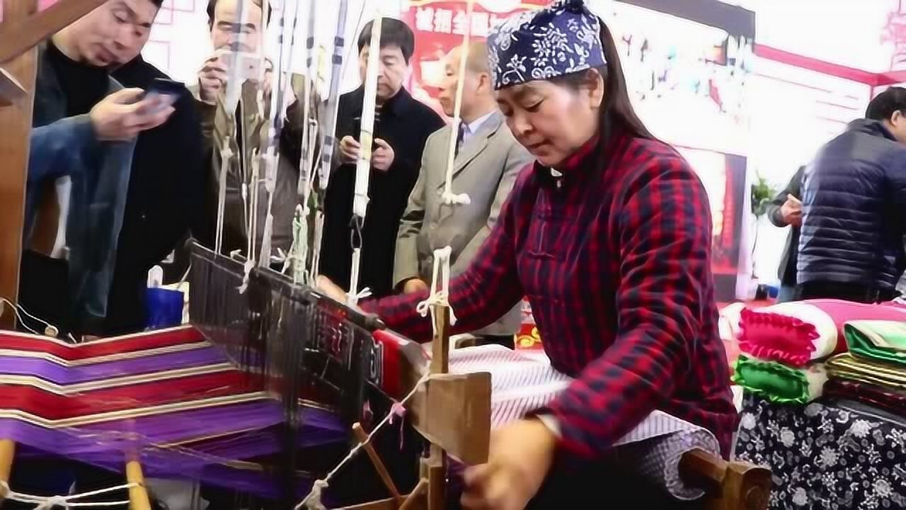 看这妇女飞梭织布谁能想到在古代飞梭还能打人?_高清1080P在线观看平台_腾讯视频
