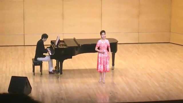 美女冯丽媛演唱《怀念曲》旋律太好听了