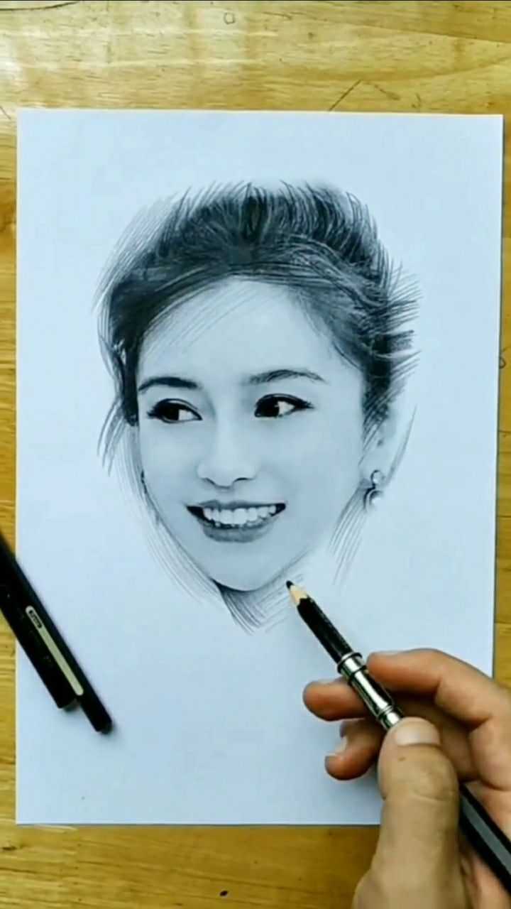 素描版得安卓拉贝比