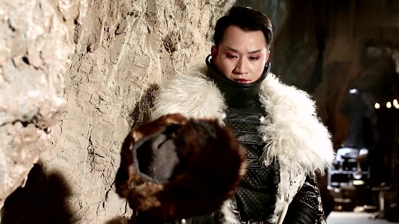 林海雪原:醉花一听大炮头吹牛埋汰自己,领上小锁子就走!