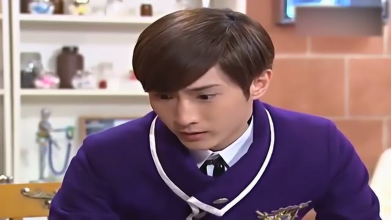 欧趴尽心陪伴着玛雅朱莉叶却让欧趴赶紧出来看着是吃醋了