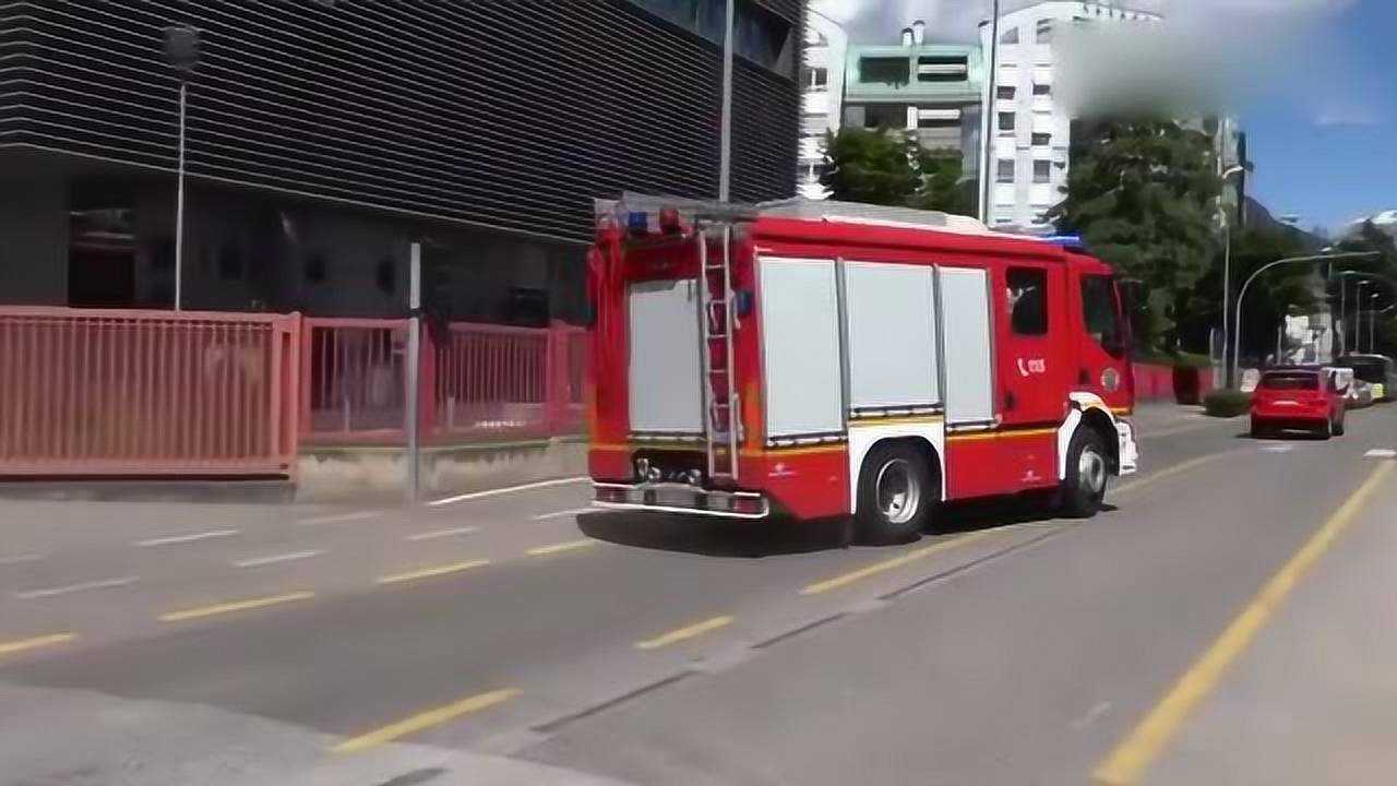 意大利消防车紧急出警警报器的声音实在是太奇葩了