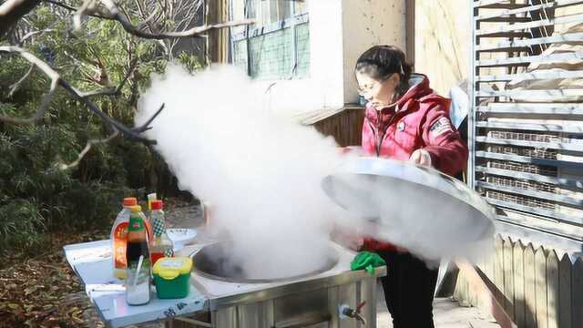 小伙儿网购柴火灶做饭被邻居投诉,理由竟是饭太香