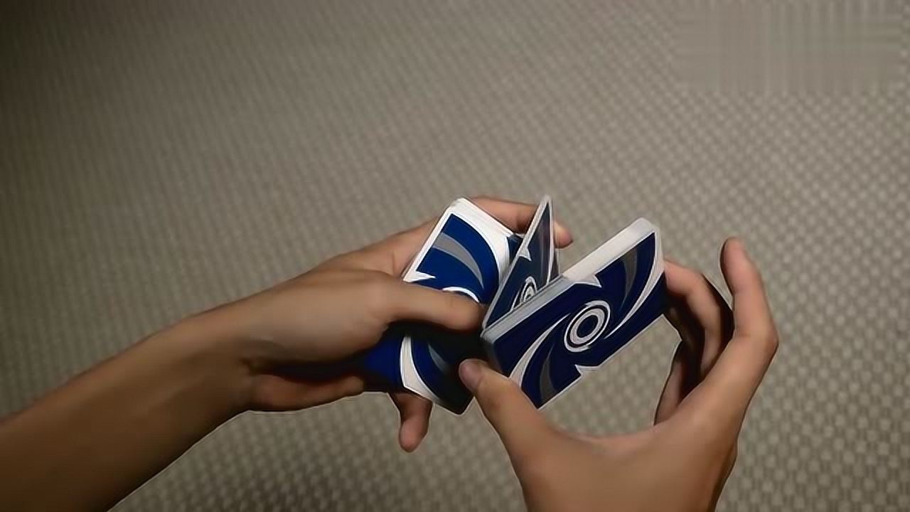 扑克怎么切牌?花式双手切牌基本手法入门教学,不可错过!