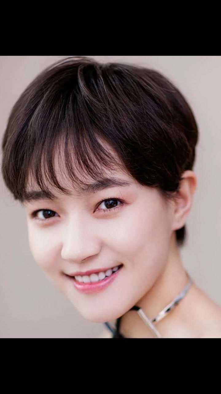焦俊艳一个新生代女演员是一位短发美女哦